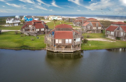 Matagorda Condo | Beautiful ocean views from condo's 3 story deck!