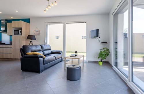 Saint-Germain-sur-Ay House | Beautiful private villa for 4 people with TV, terrace and pets allowed