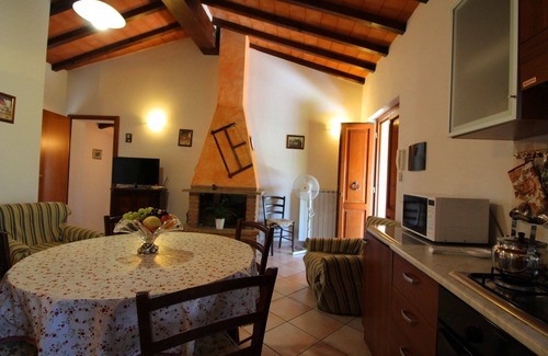 Marciano della Chiana Villa | Beautiful private villa for 9 people with private pool, WIFI, TV and pets allowed, close to Arezzo