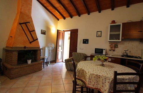 Marciano della Chiana Villa | Beautiful private villa for 9 people with private pool, WIFI, TV and pets allowed, close to Arezzo