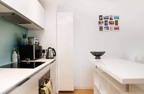 Clapham Apartment | Beautiful & Perfectly Located Ultra-Modern Flat