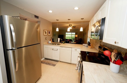 Ponce Inlet Condo | Beautiful Ponce Inlet 2bd Condo. 100 Yards to the Beach! Beach supplies/bikes.