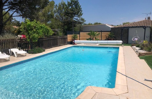 Villemoustaussou Villa | BEAUTIFUL POOL LARGE GARDEN IN PEACE NEAR CITY CARCASSONNE