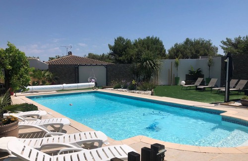 Villemoustaussou Villa | BEAUTIFUL POOL LARGE GARDEN IN PEACE NEAR CITY CARCASSONNE