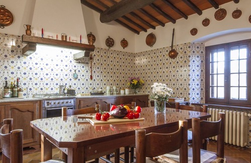 Gaiole in Chianti Villa | Beautiful private villa for 12 guests with A/C, WIFI, private pool and TV