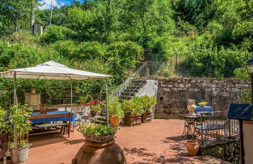 Loro Ciuffenna House | Beautiful private villa for 12 guests with private pool, WIFI, TV, terrace and pets allowed