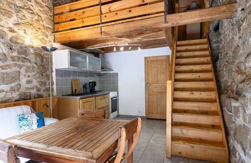 Sainte-Marguerite-Lafigere House | Beautiful private villa for 3 guests with A/C, TV and terrace