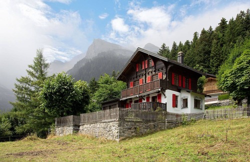 Leytron House | Beautiful private villa for 8 guests with WIFI, TV and patio