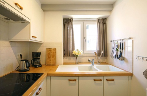 Plogoff House | Beautiful private villa for 4 people with TV, terrace and pets allowed