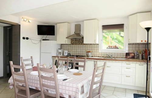 Corrido House | Beautiful private villa for 4 people with WIFI, TV and patio