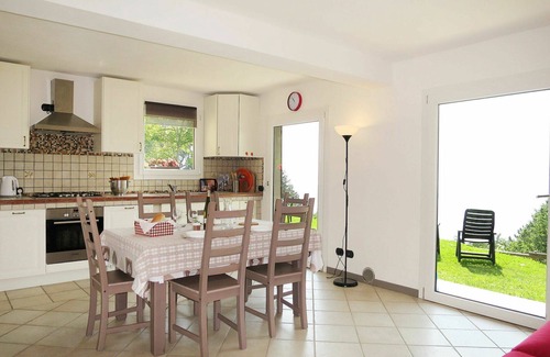Corrido House | Beautiful private villa for 4 people with WIFI, TV and patio