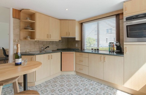 Bredene Villa | Beautiful private villa for 4 guests with hot tub, WIFI, TV and parking