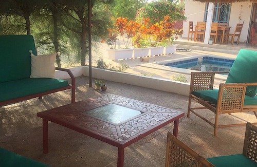 Mbour Villa | Beautiful property (2 houses) comfortably at the edge of the sea with pool