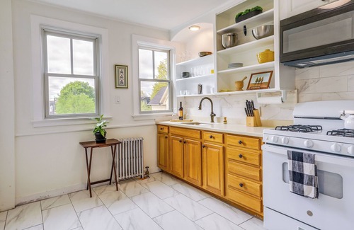 South Providence Apartment | Beautiful Providence Apt Near Dtwn & Federal Hill!