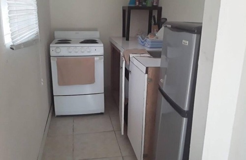 South Andros House | beautiful Quaters