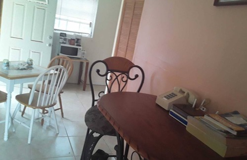 South Andros House | beautiful Quaters