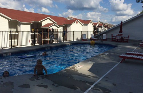 Lakeland Condo | Beautiful Remodeled Fully Furnished 2BR 2BA Condo W/Pool