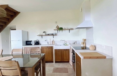 Monein House | Beautiful renovated farmhouse in the countryside