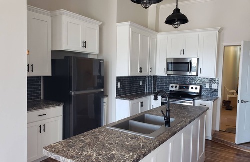 Fort Madison Apartment | Beautiful Riverview Apt Located in Downtown Fort Madison