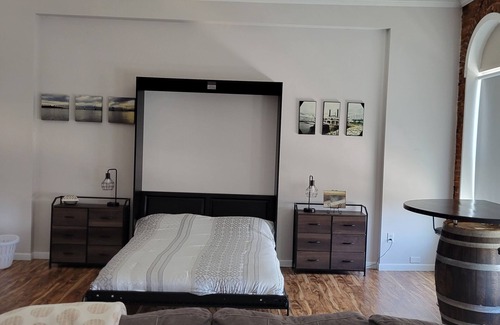 Fort Madison Apartment | Beautiful Riverview Apt Located in Downtown Fort Madison