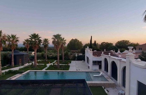 Aix-en-Provence House | beautiful room+kitchen.swiming pool.vue.garden.olive+palm grove.Tiny Bathroom