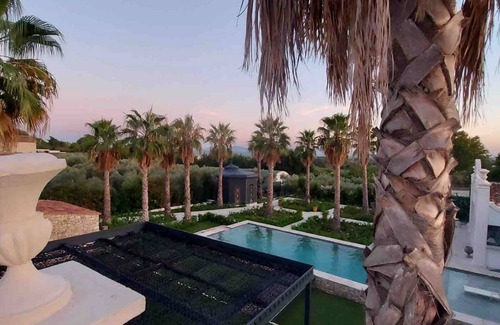 Aix-en-Provence House | beautiful room+kitchen.swiming pool.vue.garden.olive+palm grove.Tiny Bathroom