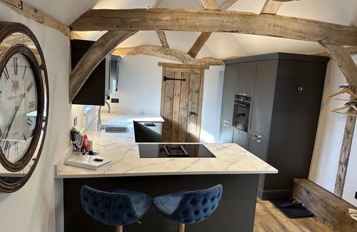 Dorking House | Beautiful Rural Barn - stunning interior