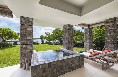 Beau Champ Apartment | Beautiful Sea Front Apartment with Stunning Views And Contemporary Finish nn