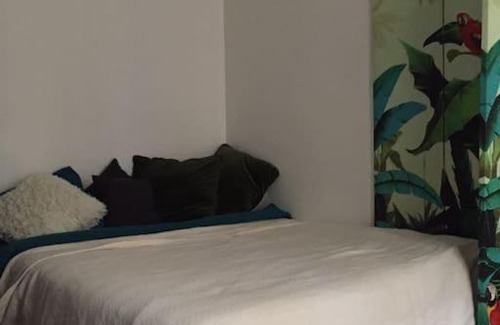 Quartier de la Chapelle Apartment | Beautiful studio - 20' walking from Montmartre