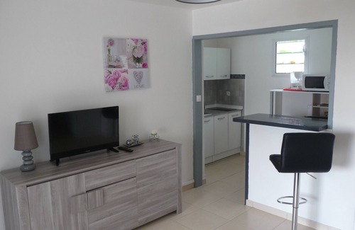 Saint-Pierre De La Reunion Apartment | Beautiful Studio near the ocean in Terre Sainte,