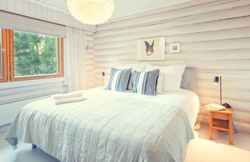 Vihti Villa | Beautiful & Stylish Lakeside Oasis ~ Scenic Garden