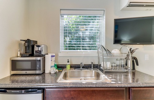 Mercer Island Apartment | Beautiful suite with lake & city views, hot tub - near downtown