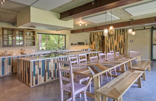 's-Gravenwezel Villa | Beautiful sustainable group home in the woods