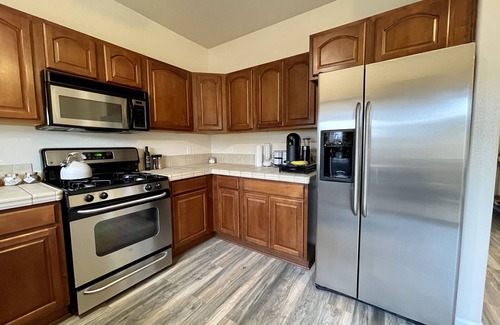 Northeast Reno House | Beautiful Townhouse 5 minutes from UNR, Midtown and the Truckee River!
