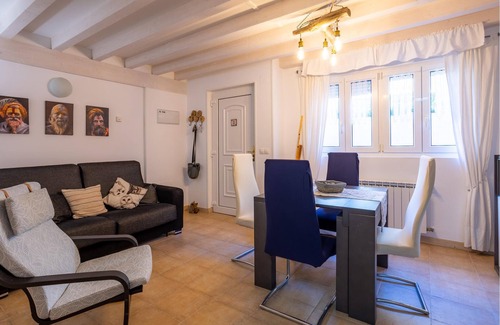 Arredondo House | Beautiful townhouse with community pool for nature lovers.