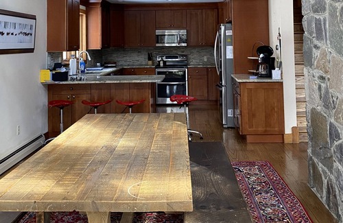 Forest Farms House | Beautiful Vermont home set on a private property with a view of Stratton Mt