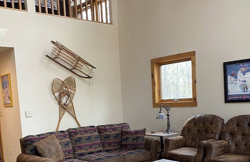 Forest Farms House | Beautiful Vermont home set on a private property with a view of Stratton Mt