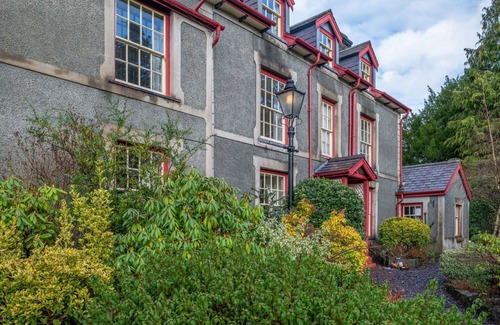 Llanrwst House | Beautiful villa for 16 guests with WIFI and pets allowed