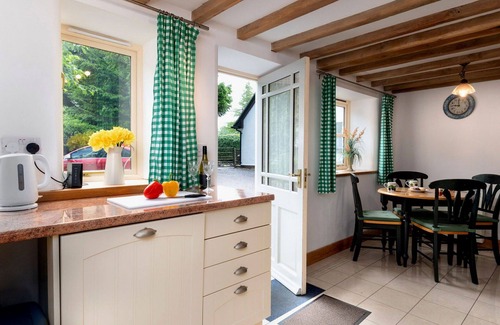 Pantymwyn House | Beautiful villa for 2 people with WIFI and TV