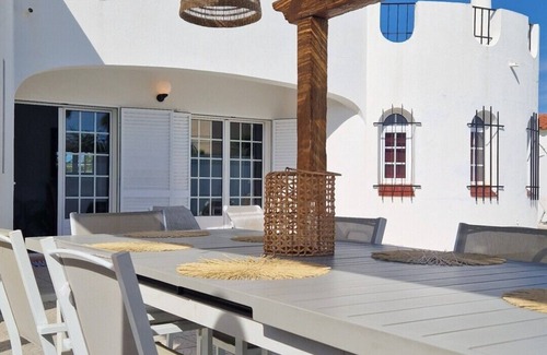 Vale de Carro Villa | Beautiful villa, with garden and private pool, Clim, free Wifi, near pla