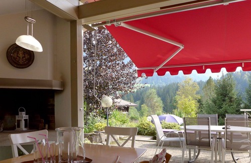 Untersteckholz House | Beautiful villa with hot tub, private pool, WIFI, TV, terrace, panoramic view and parking