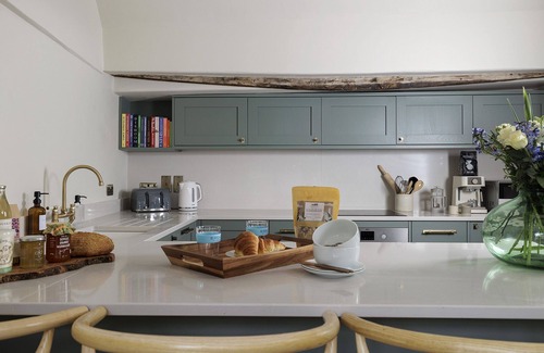 Cirencester Apartment | Beautifully presented dog friendly - The Barley Apartment