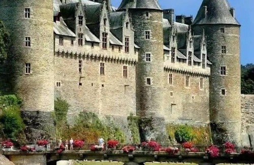 Josselin House | Beautifully restored cottage with swimming pool and hot tub with magnificent views