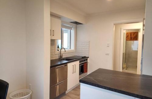 Timaru Central Apartment | Beauty on The Bay - Best location in Timaru!