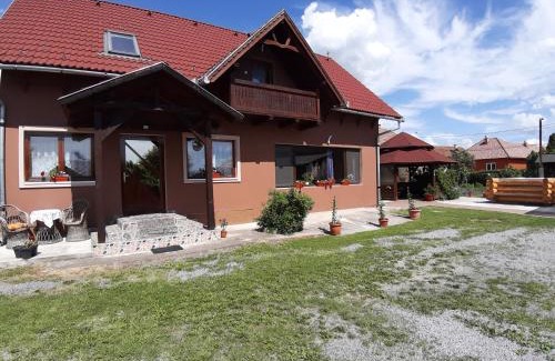 Lazarea House | Becze Vanda kulcsosház