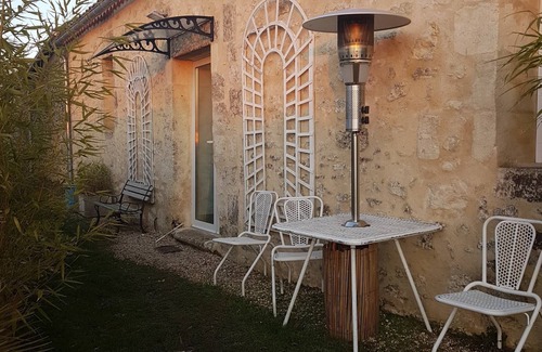 Saint-Philippe-dAiguille House | Bed and breakfast Cottage near Saint-Emilion Bordeaux swimming pool Air Cond