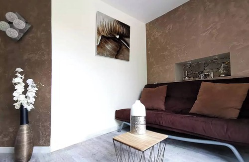 Mostuejouls Bed & Breakfast | Bed and Breakfast 'Chambres D'hôtes - Les Baumes' with Shared Pool, Wi-Fi and Air Conditioning