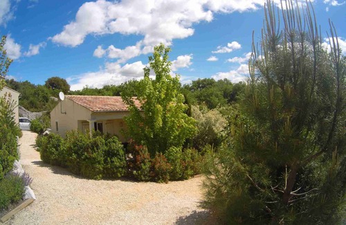 Vogue House | Bed and Breakfast Camélia, Le Mas de Molines