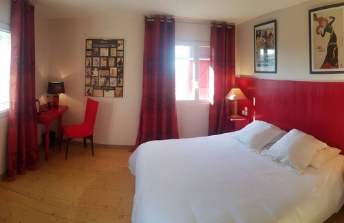 Le Fraysse Bed & Breakfast | Bed and Breakfast 'La Pompadour' with Shared Pool, Shared Garden and Wi-Fi