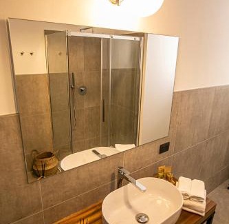 Guarene Bed & Breakfast | Bed and Breakfast MADERA